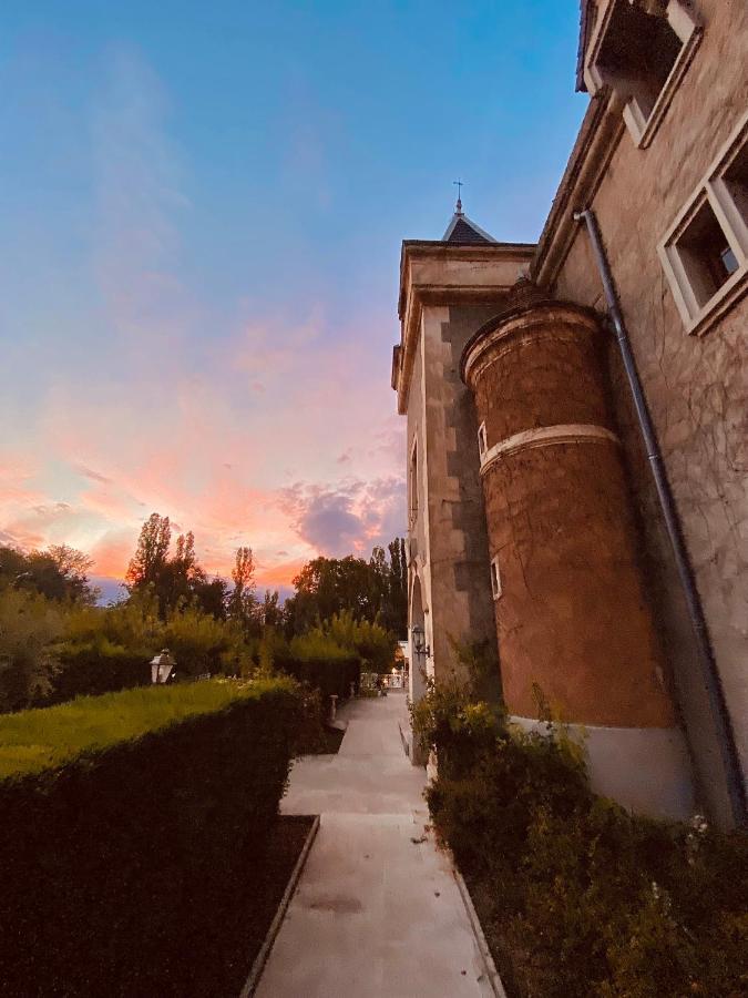 Chateau De Fontager Serves-sur-Rhone Luaran gambar